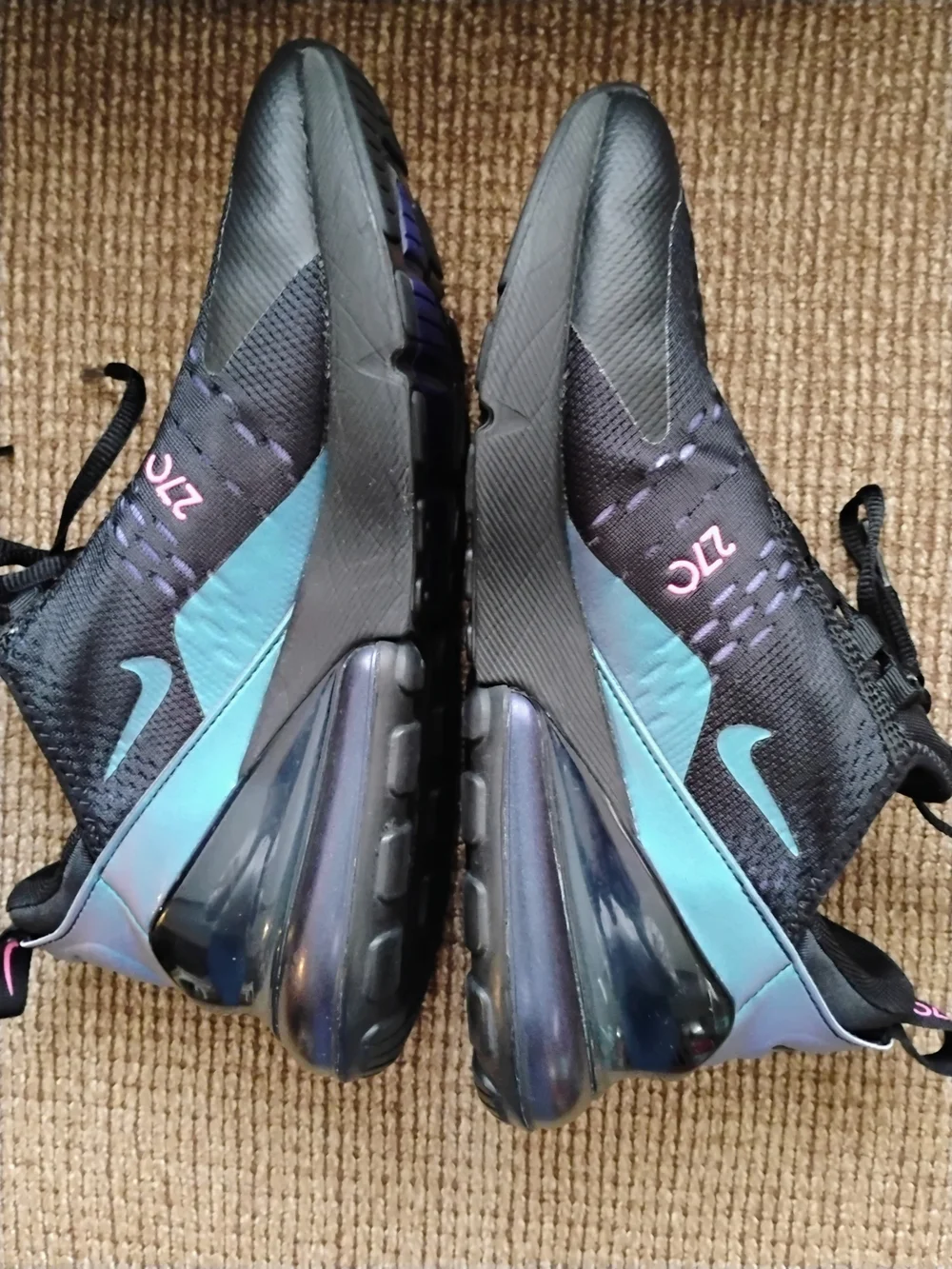 Kids Nike 270 Size 5.5 Youth